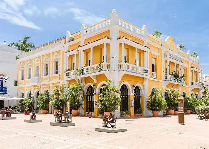 Casa En La Mejor Plaza De La Ciudad Vieja